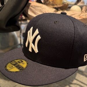 NewEra MoMA NewYork Yankees 59FIFTY Hat